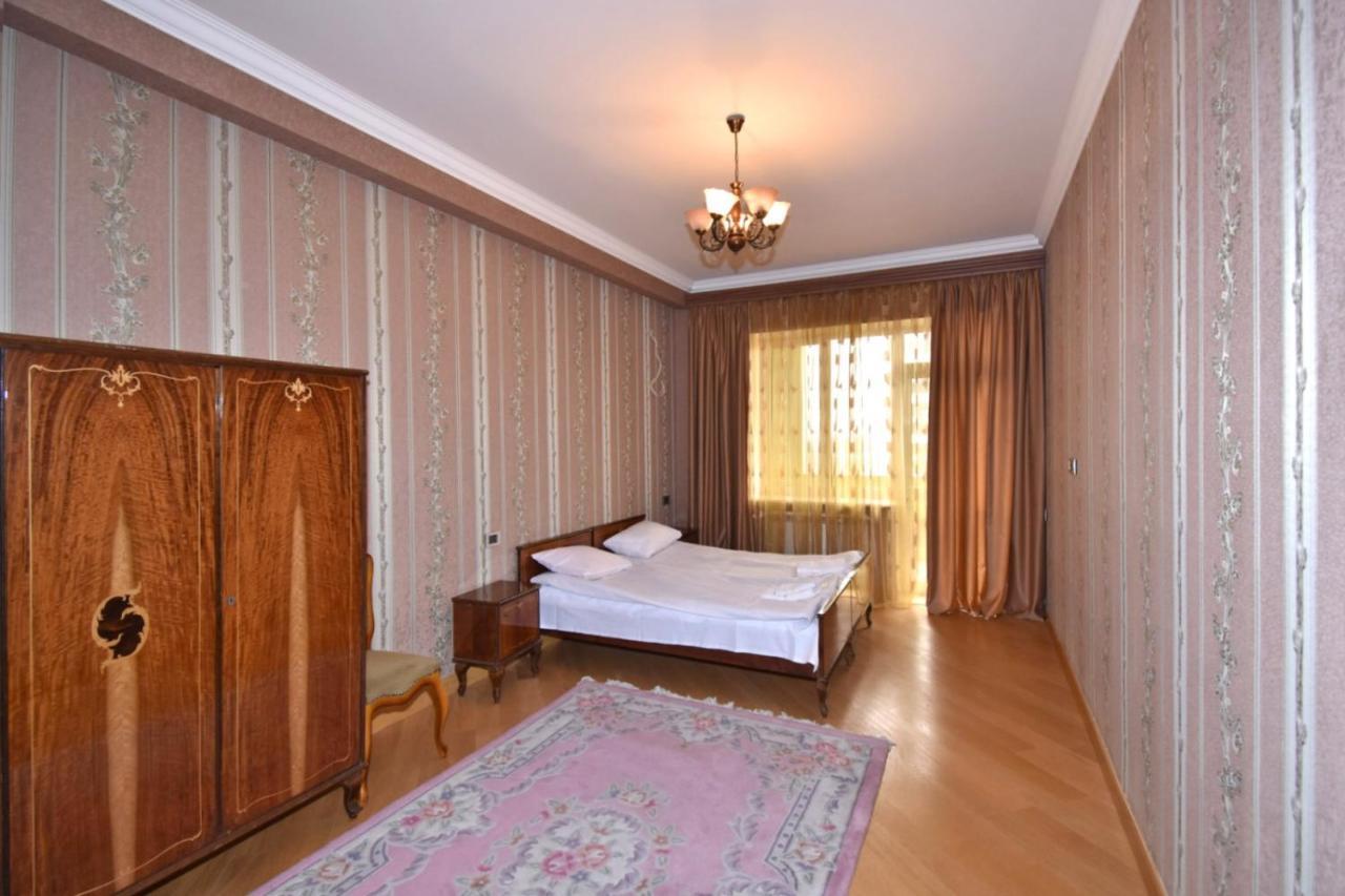 Rent Inn Yerevan On Buzand Street Exterior photo