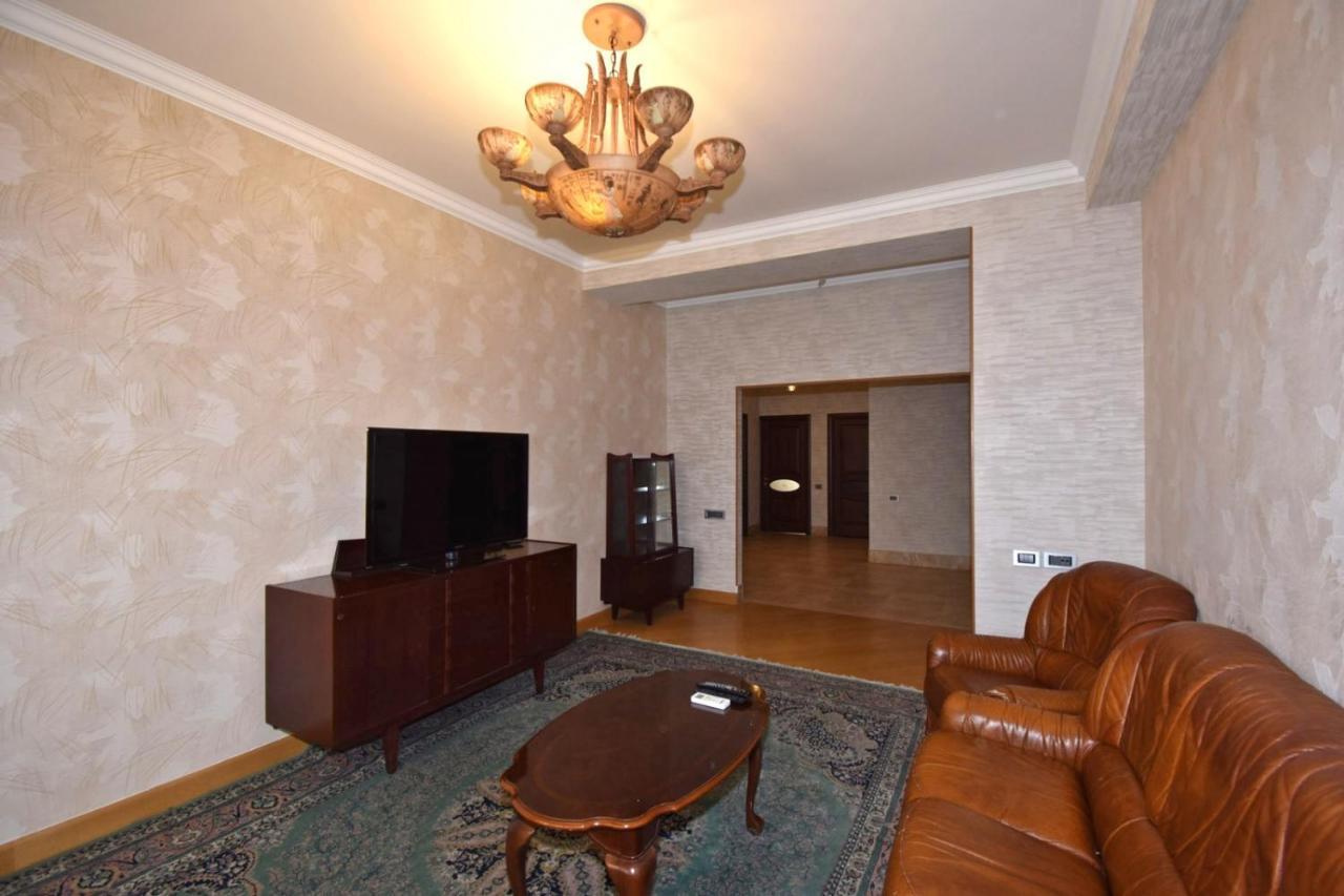 Rent Inn Yerevan On Buzand Street Exterior photo