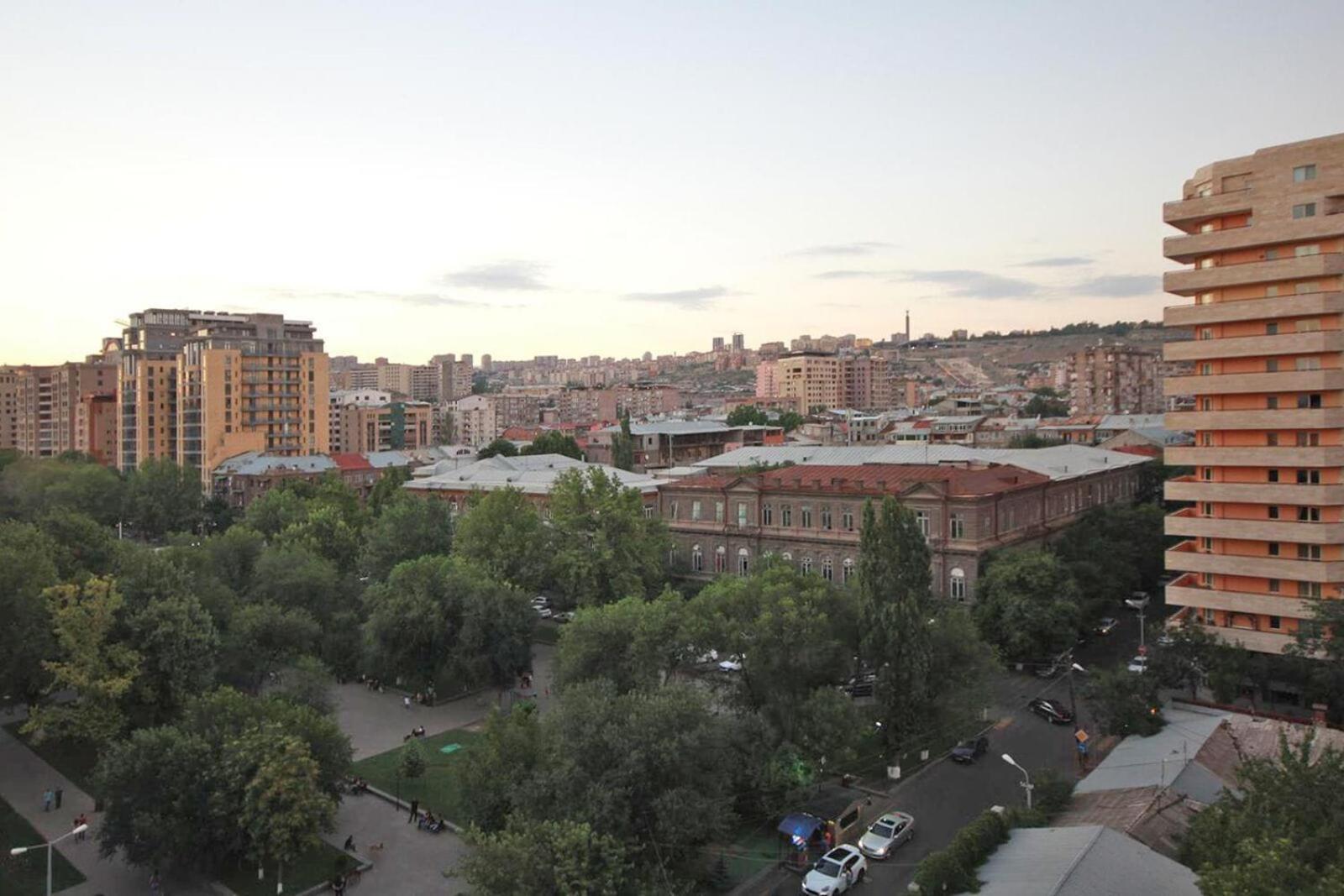 Rent Inn Yerevan On Buzand Street Exterior photo