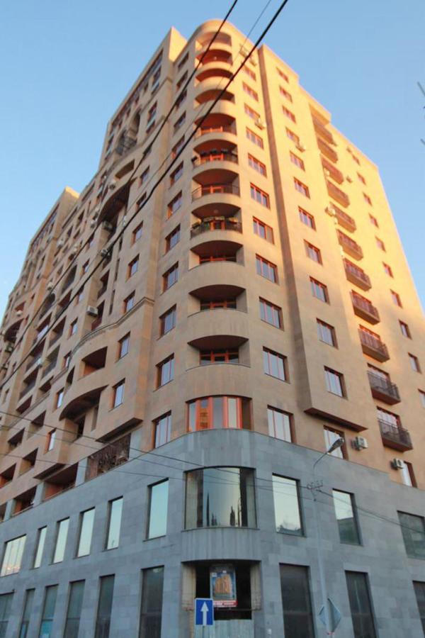 Rent Inn Yerevan On Buzand Street Exterior photo